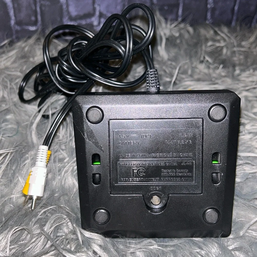 VTG 2004 Konami Classic FROGGER Plug N Play TV Handheld Arcade Video GUC Tested